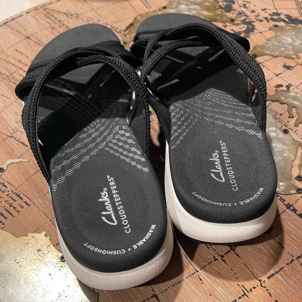 Clark’s Cloudsteppers Mira Isle Black Sandals 7.5M